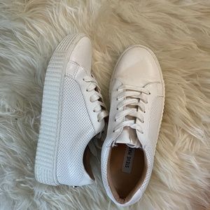 Steve Madden white ladies platform sneakers